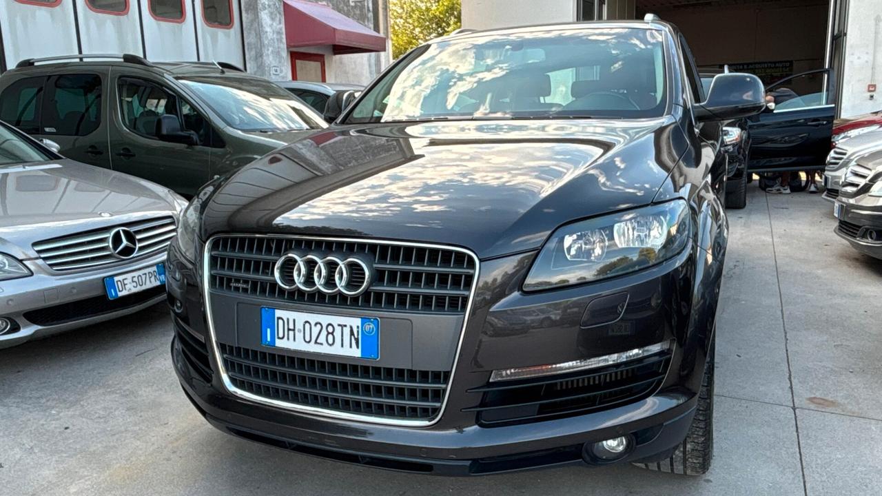 Audi Q7 3.0 V6 TDI 233CV quattro tiptronic