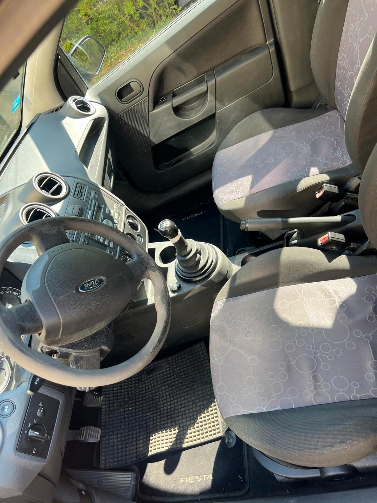 Ford Fiesta 1.2 16V 5p. Ghia