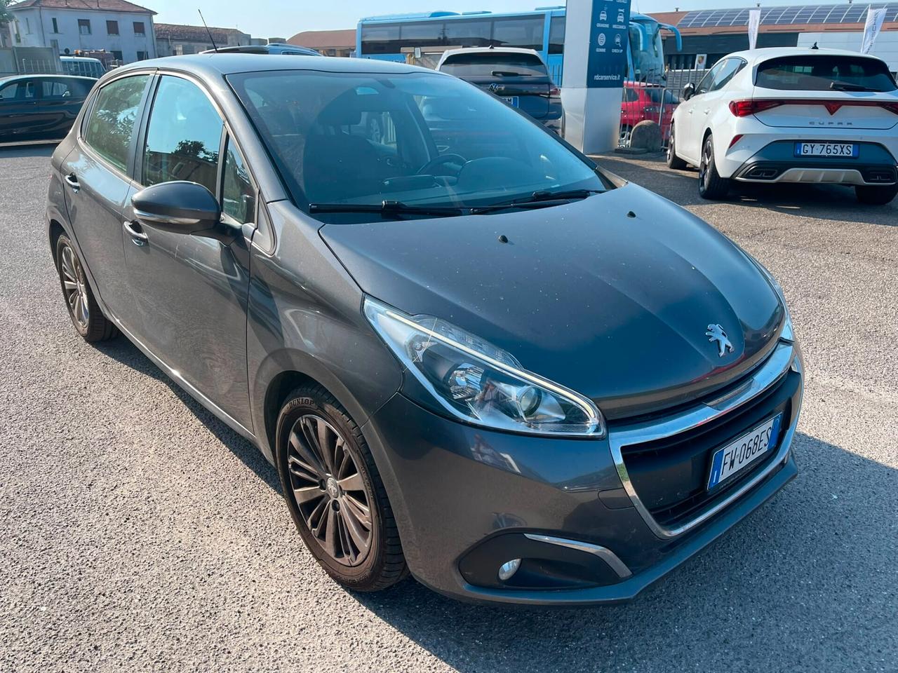 PEUGEOT 208 1.6 HDI In arrivo