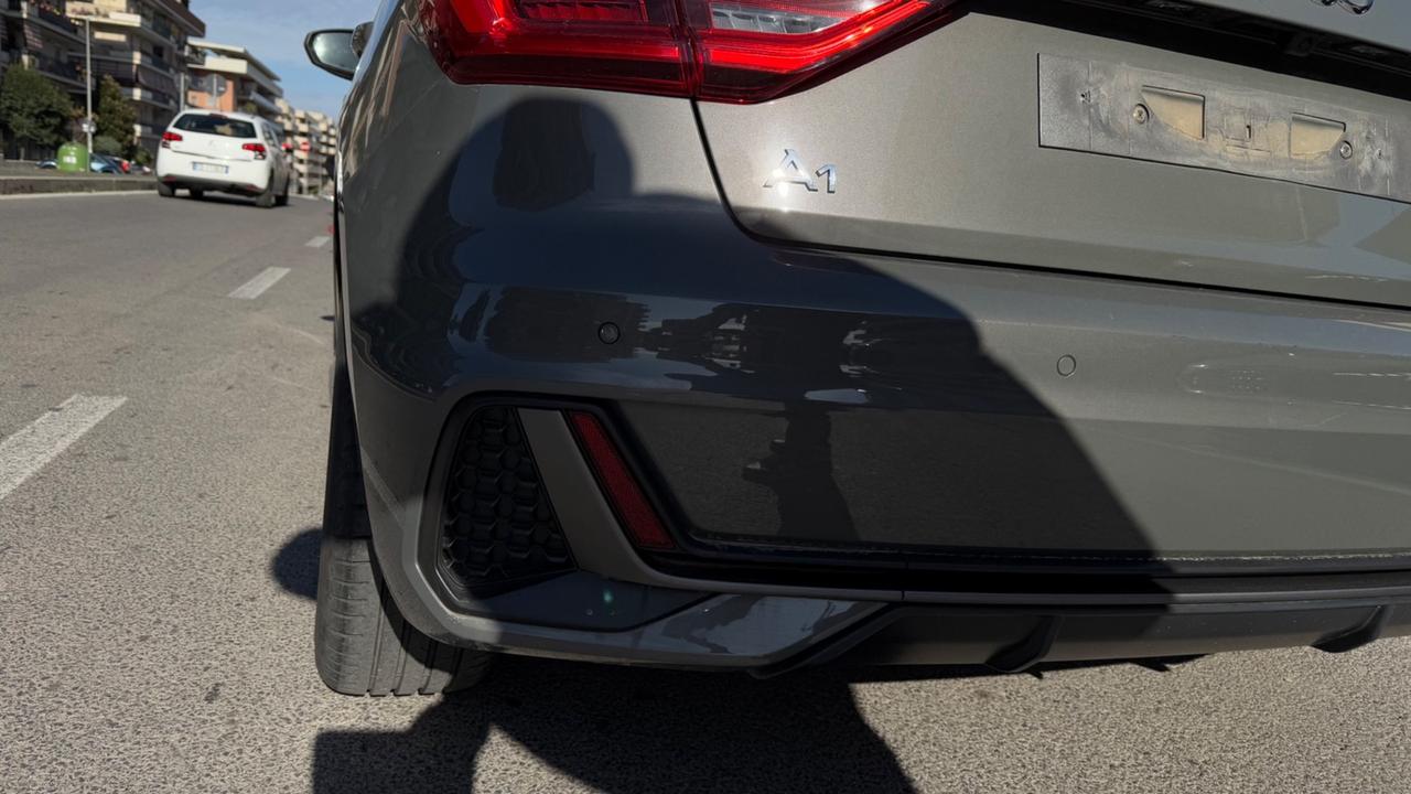 Audi A1 SPB 30 TFSI S tronic Identity Black led navi car play cockpit pdc cerchi 17 clima automatico