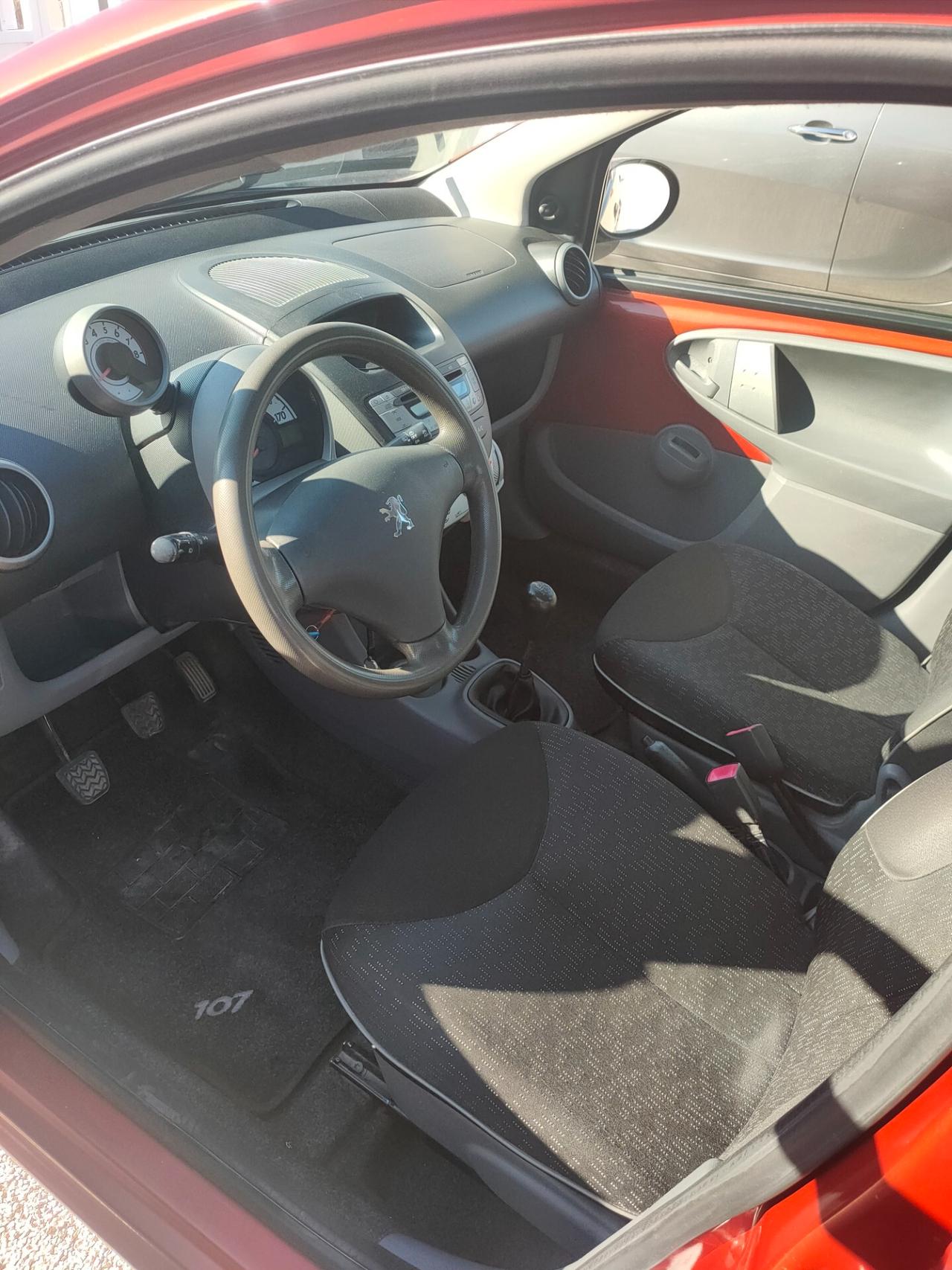 Peugeot 107 1.0 68CV 5p. Plaisir