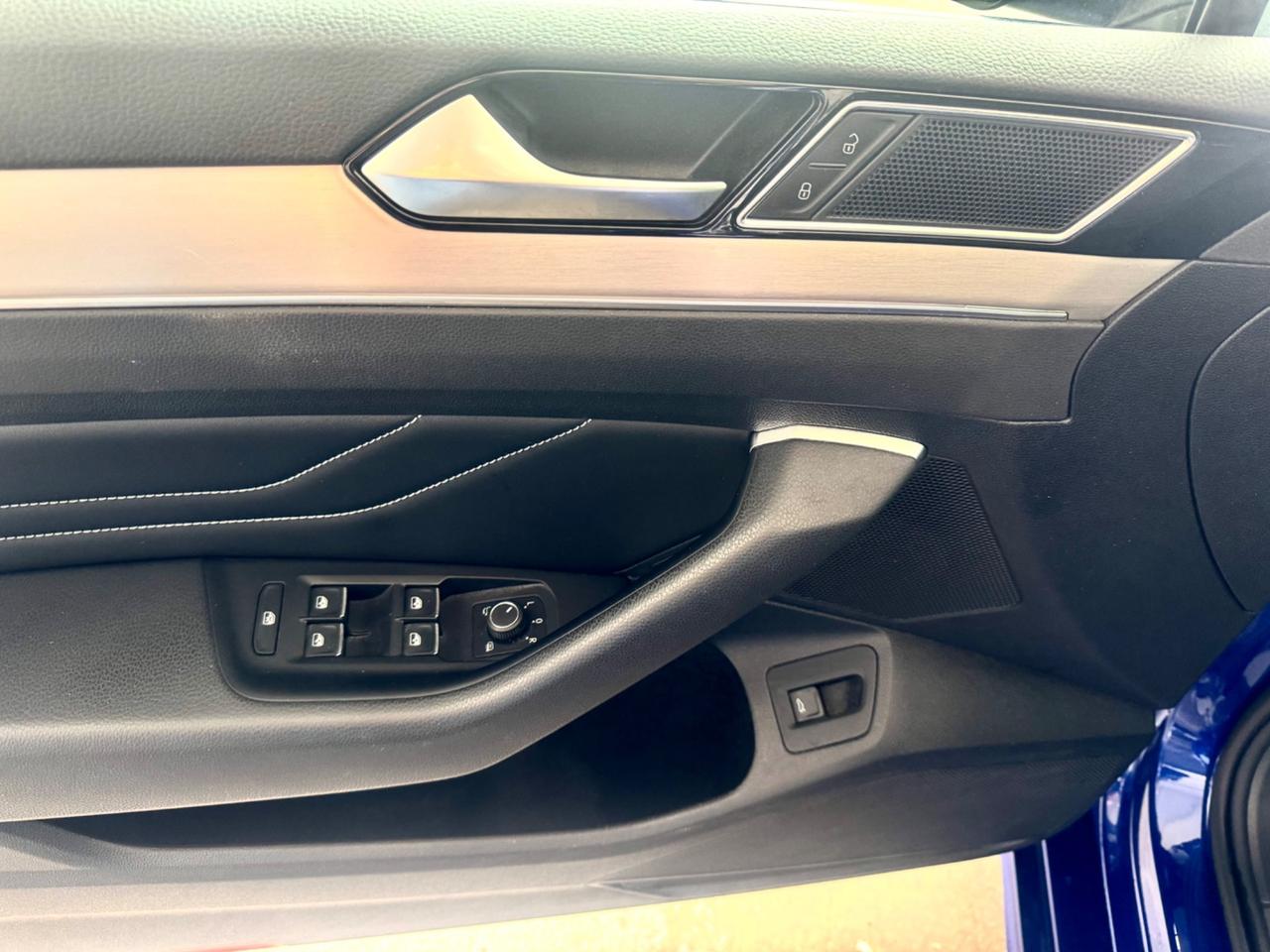 Volkswagen Passat R-Line 2.0 TDI SCR 200 CV DSG Executive