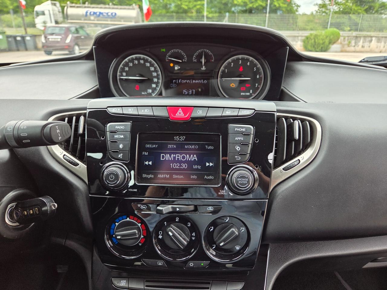 Lancia Ypsilon 1.2 69 CV 5 porte Gold