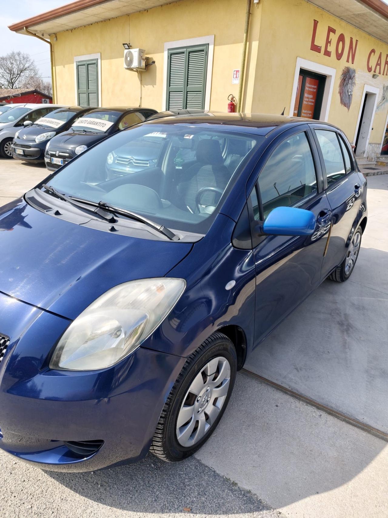 Toyota Yaris 1.0 5 porte Sol km 129 mila certificati
