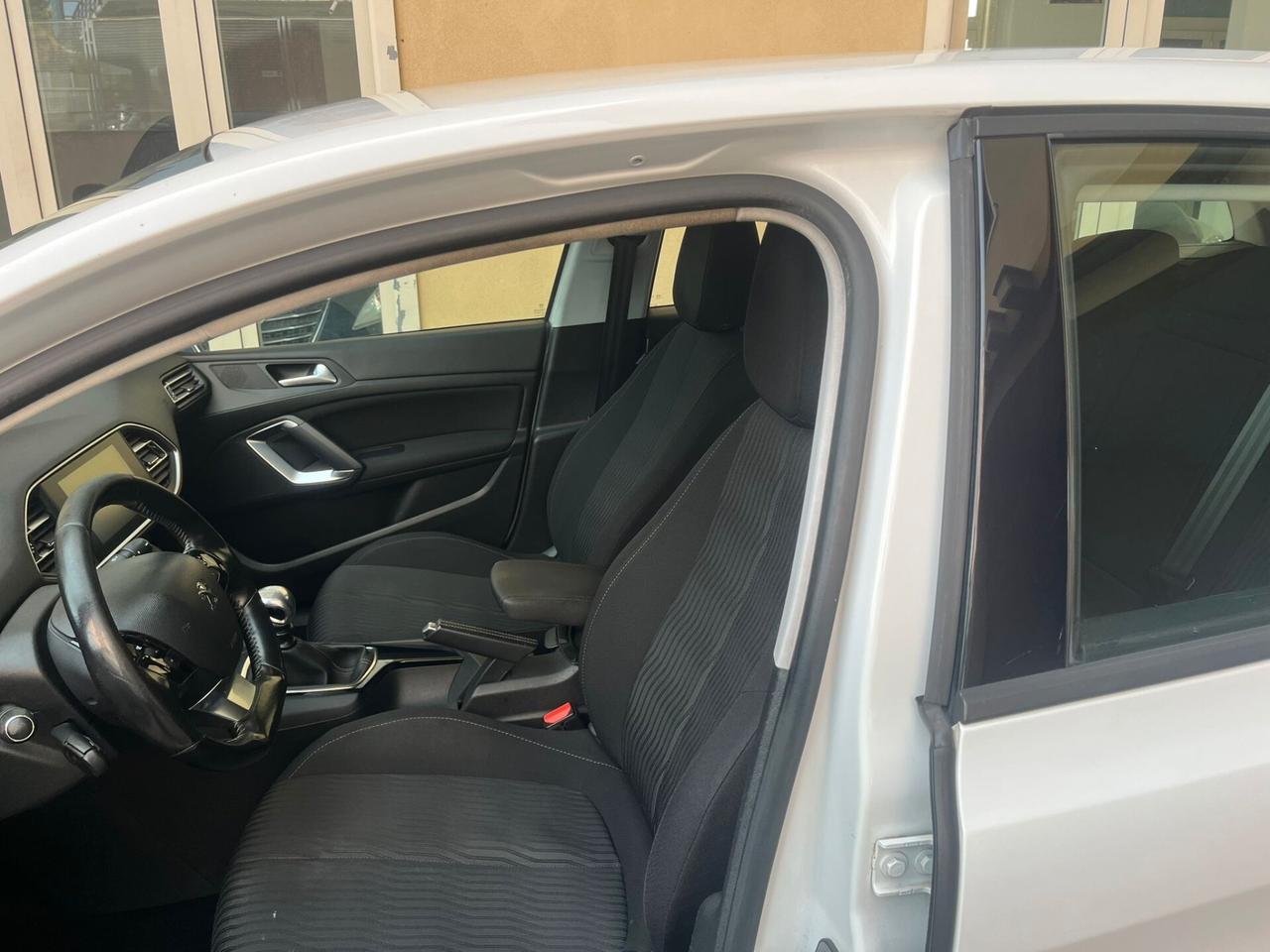 Peugeot 308 BlueHDi 120 S&S SW Business