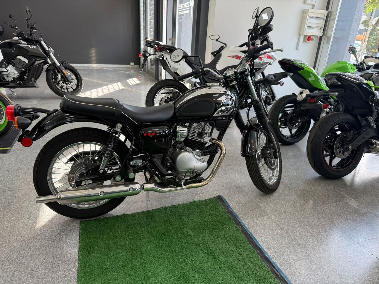 Kawasaki 250 S1 CUSTOM