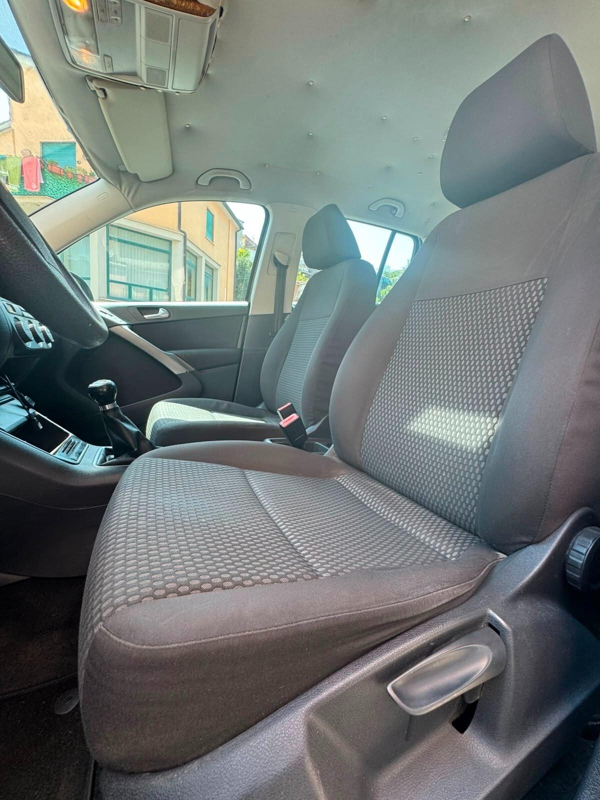 Volkswagen Tiguan 2.0 TDI 140 cv Sport & Style, ADATTA A NEOPATENTATI, TAGLIANDI CERTIFICATI, OTTIMO STATO