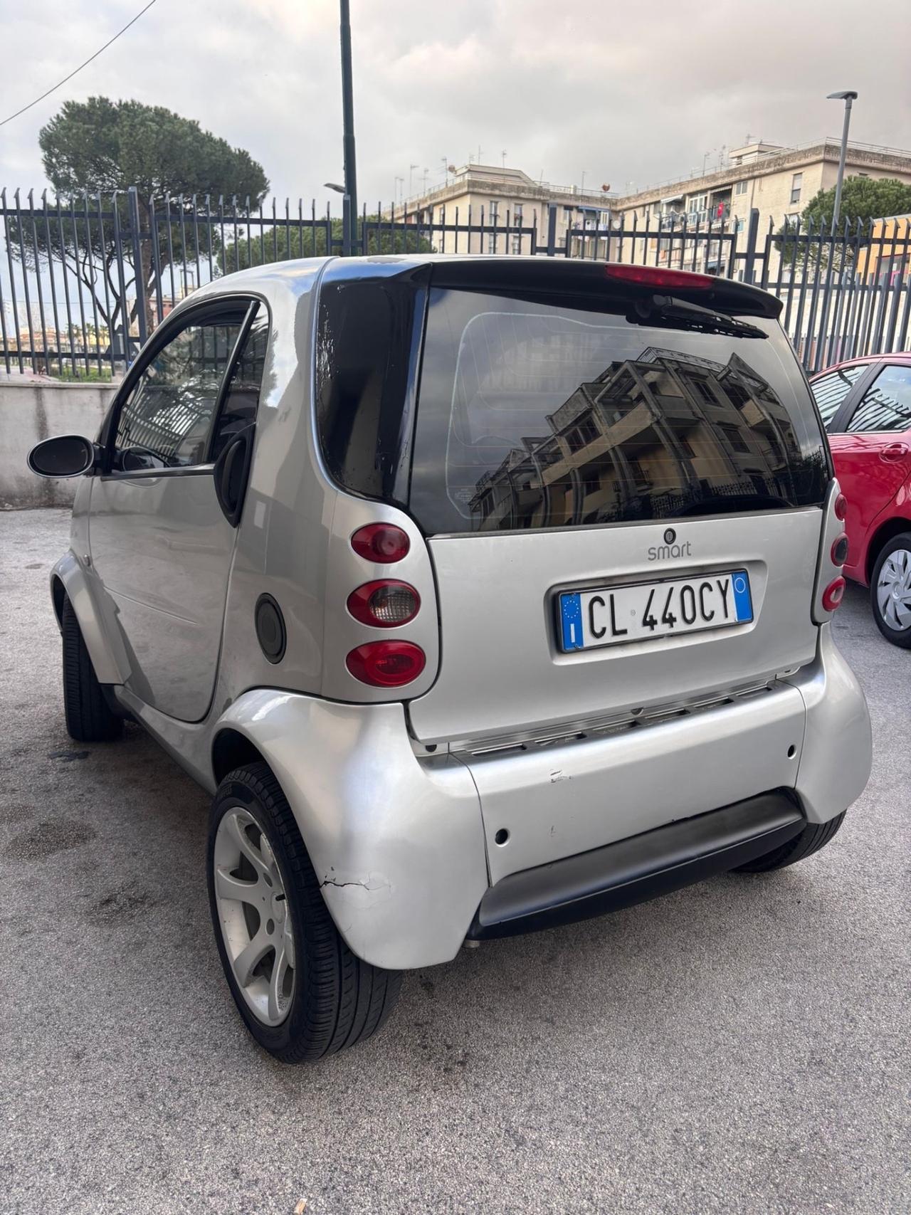 Smart 700 city-coupé pure (45 kW)