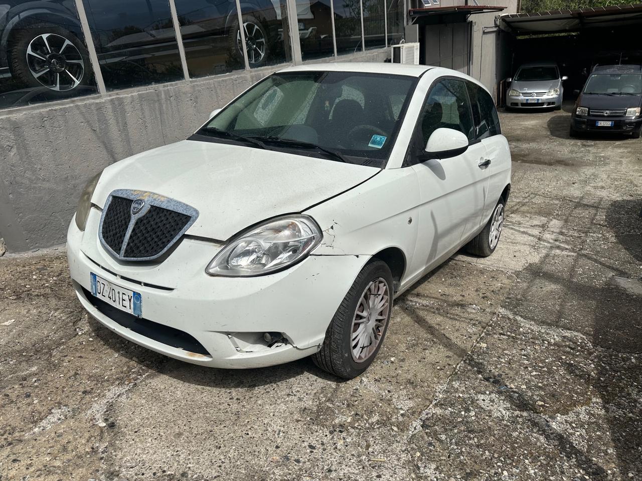 Lancia Ypsilon 1.3 MJT 75 CV Platino