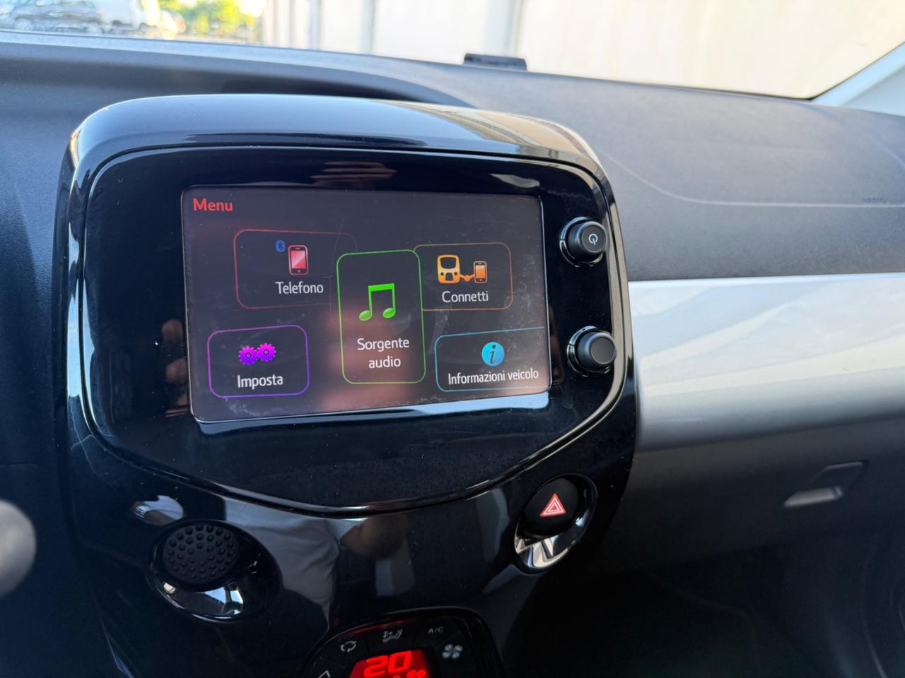 Toyota Aygo 1.0 VVT-i 69 CV 5 porte x-play MMT
