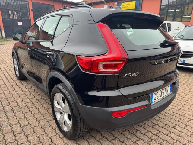 VOLVO XC40 T2 130CV MOMENTUM CORE