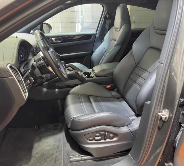 PORSCHE Cayenne Coupé 3.0 V6 Platinum Edition