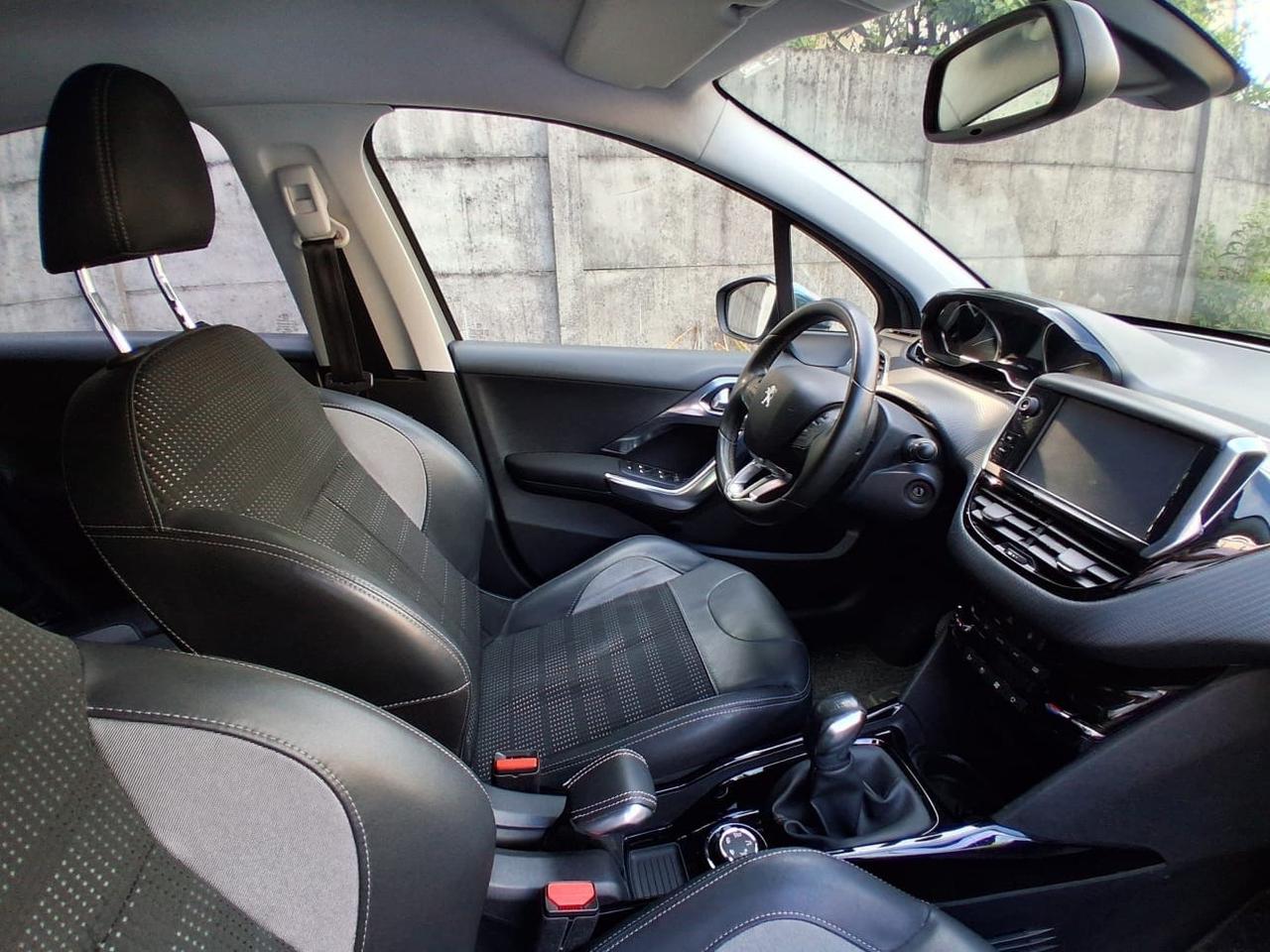 Peugeot 2008 1.6 e-HDi 92 CV Stop&Start Urban Cross