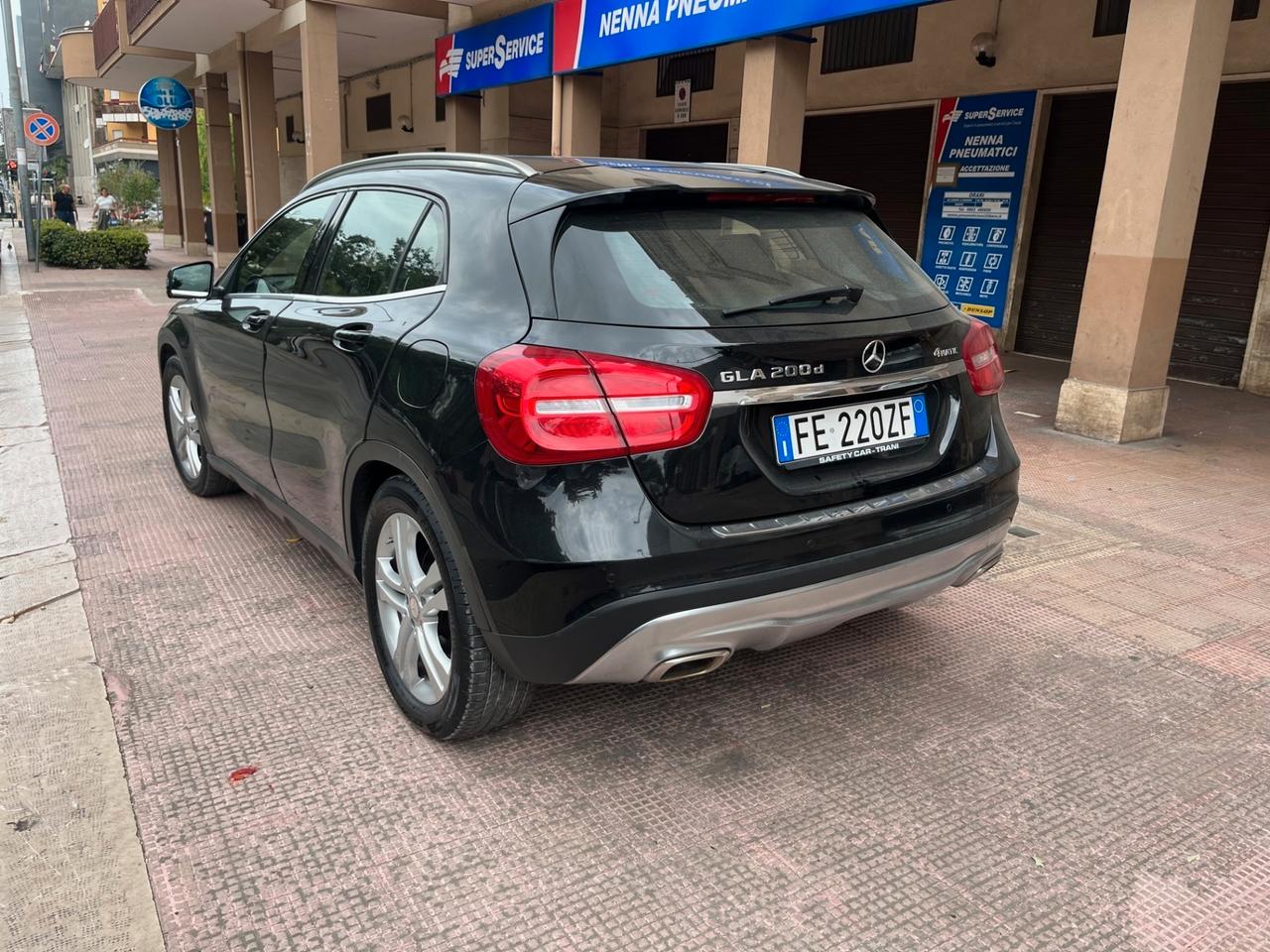 Mercedes GLA200d 4Matic Premium garantita-2016