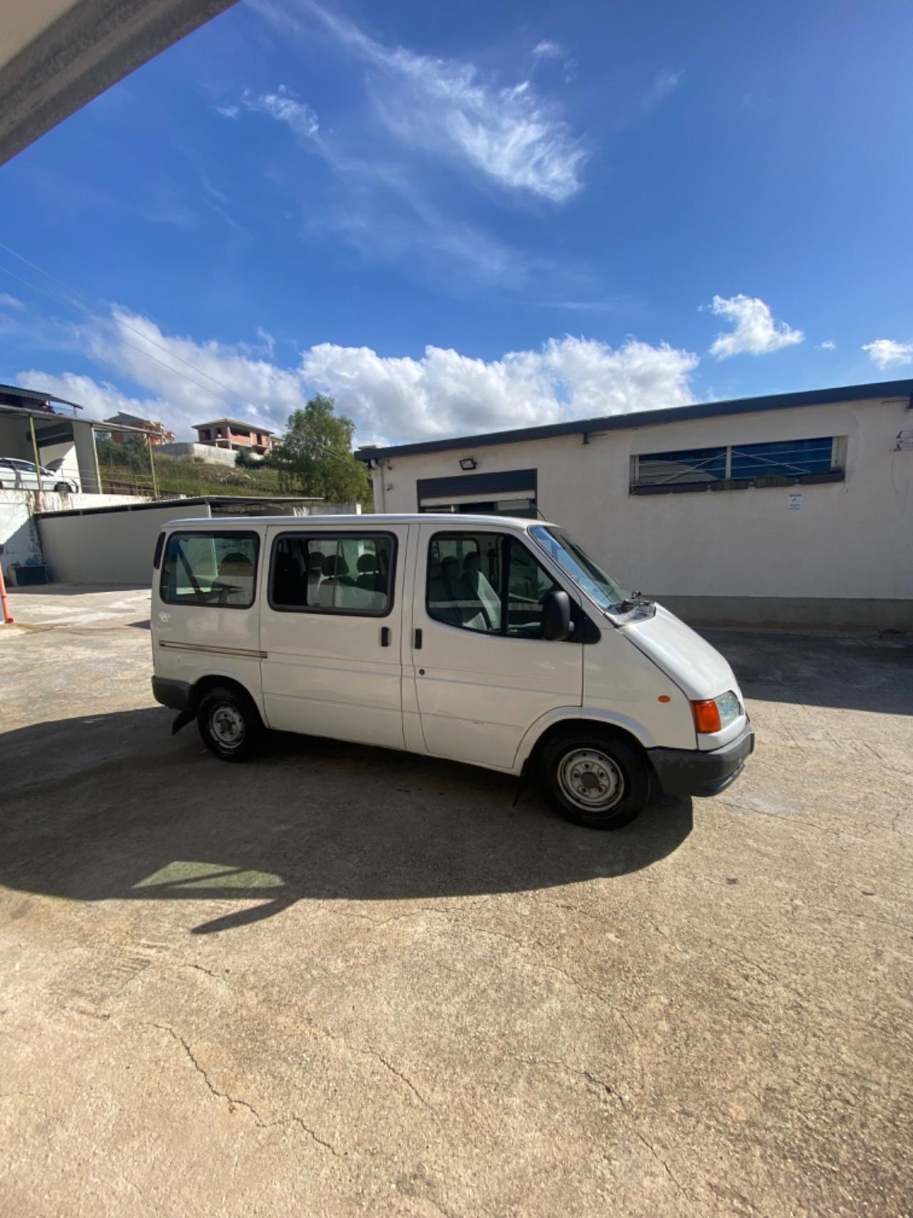 Ford Transit/Tourneo Transit 100 2.5 D