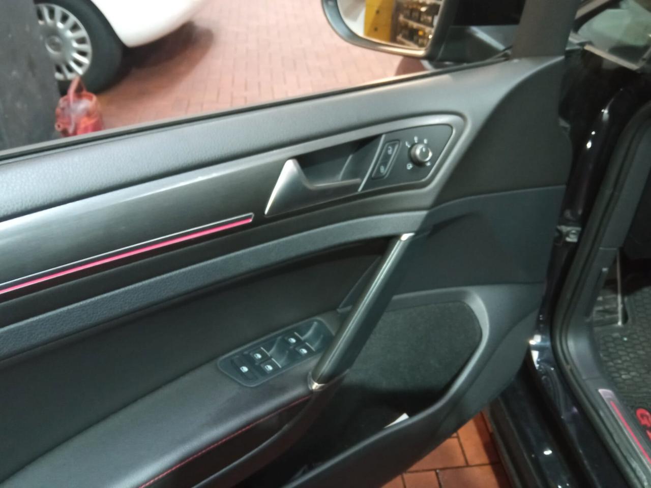 Volkswagen Golf GTI Performance 2.0 245 CV TSI 5p. BMT