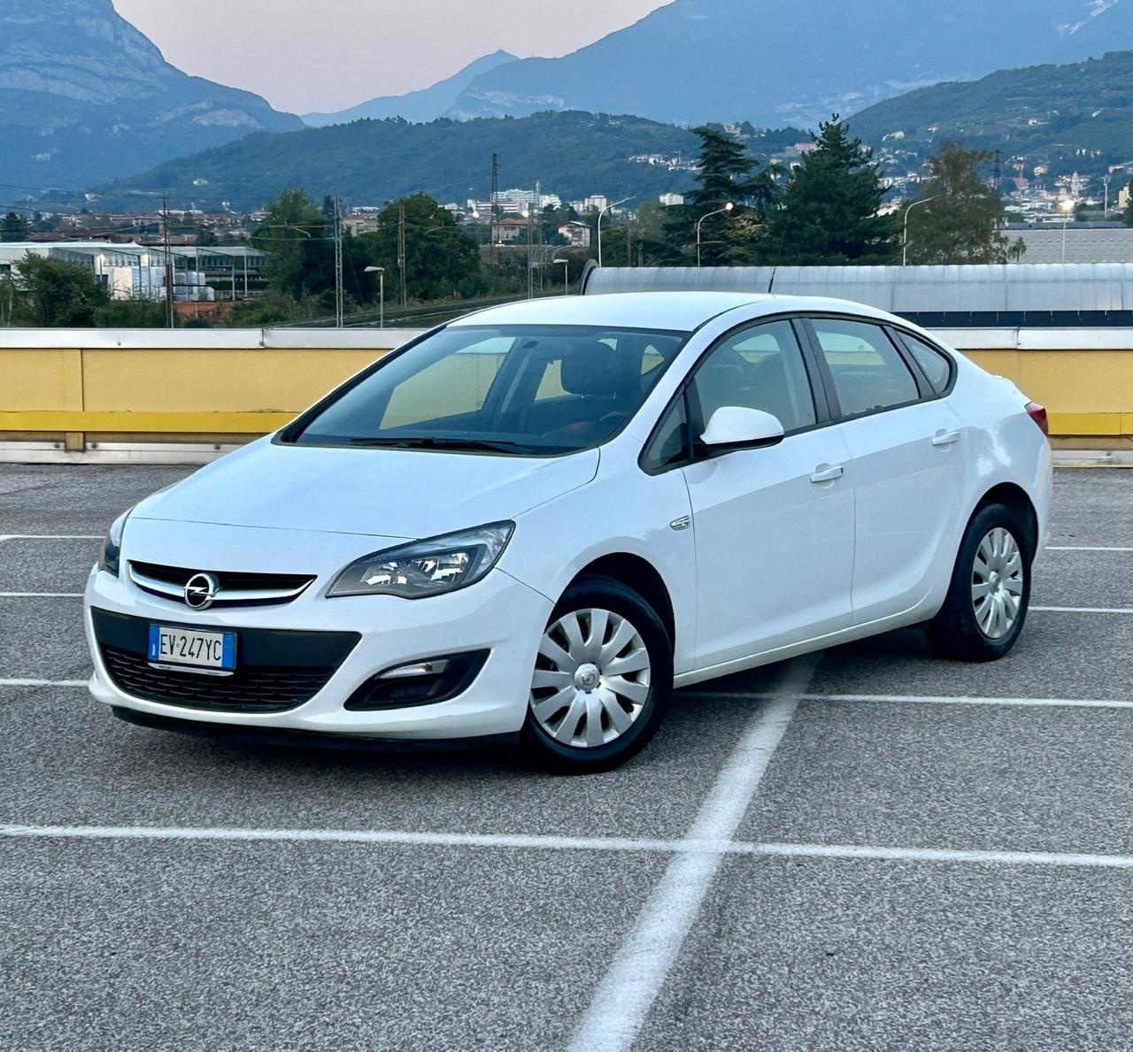 Opel Astra 1.4 Benz 5 porte Cosmo SOLO 55.000km