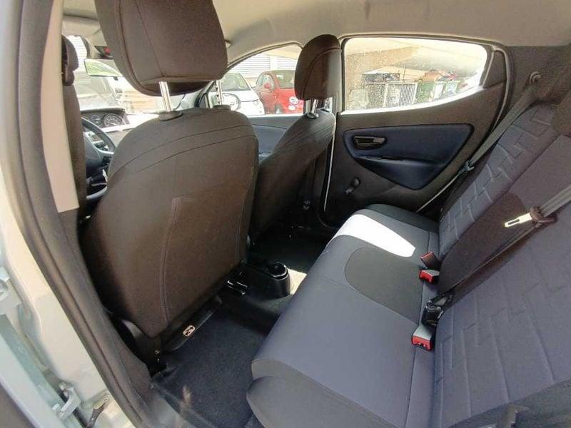 Lancia Ypsilon New 5 porte My24 1.0 Firefly 70 CvStart&Stop Hybrid Oro