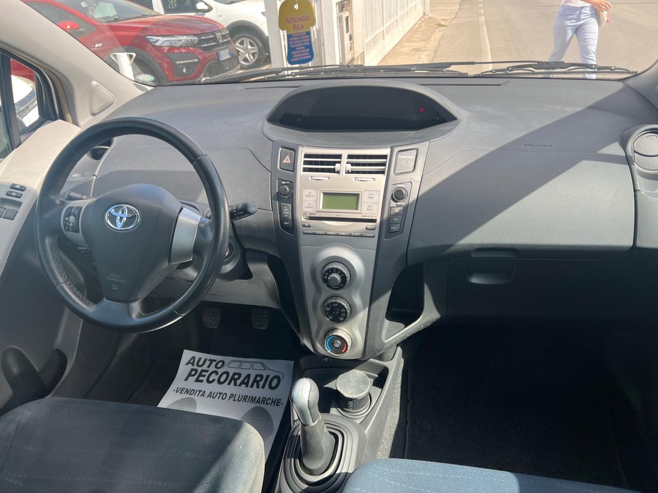 Toyota Yaris 1.0 5 porte Sol