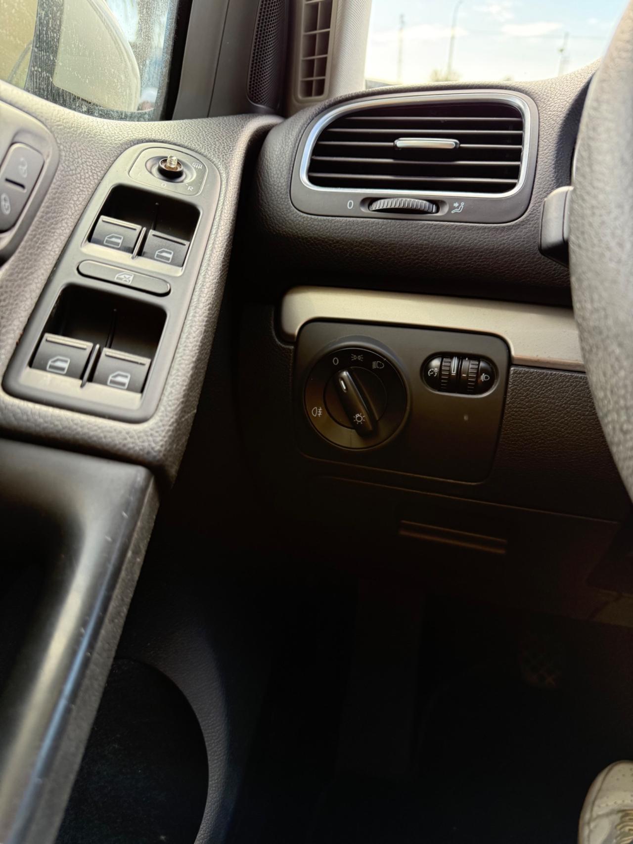 Volkswagen Golf1.6 TDI 5p. Highline