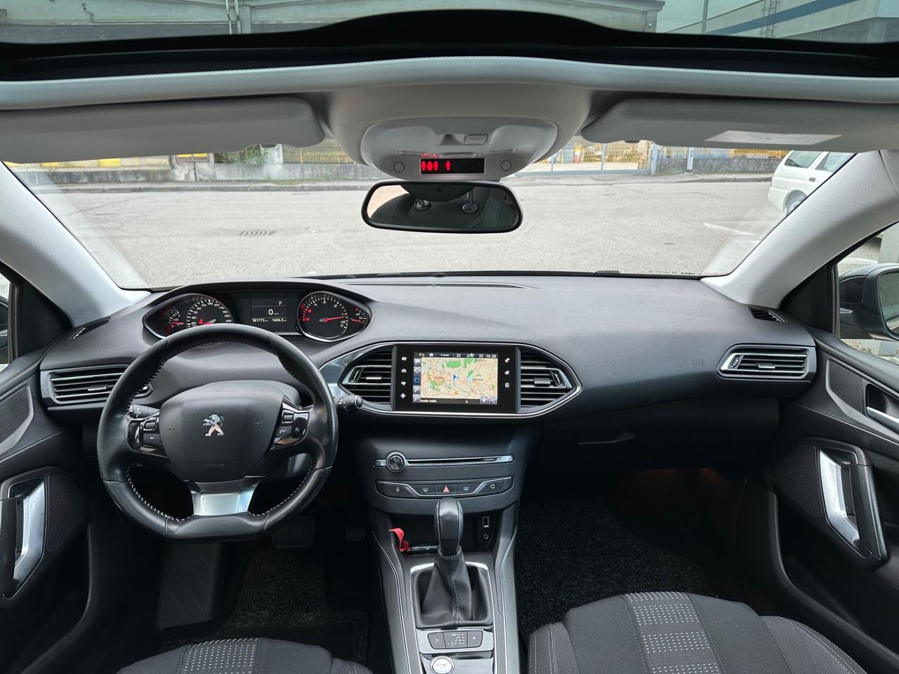 Peugeot 308 BlueHDi 120 S&S EAT6 SW Allure