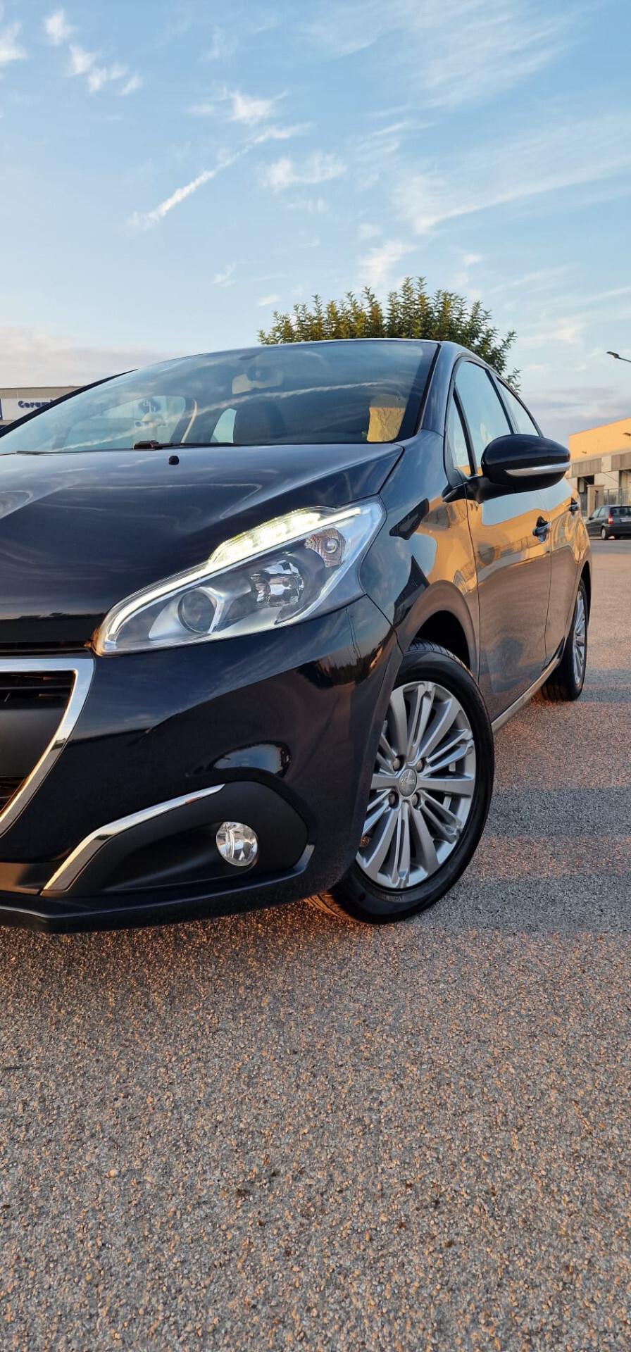 Peugeot 208 PureTech 82 5 porte Allure 2016