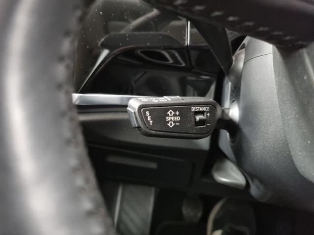 AUDI Q3 35 TFSI Business Advanced