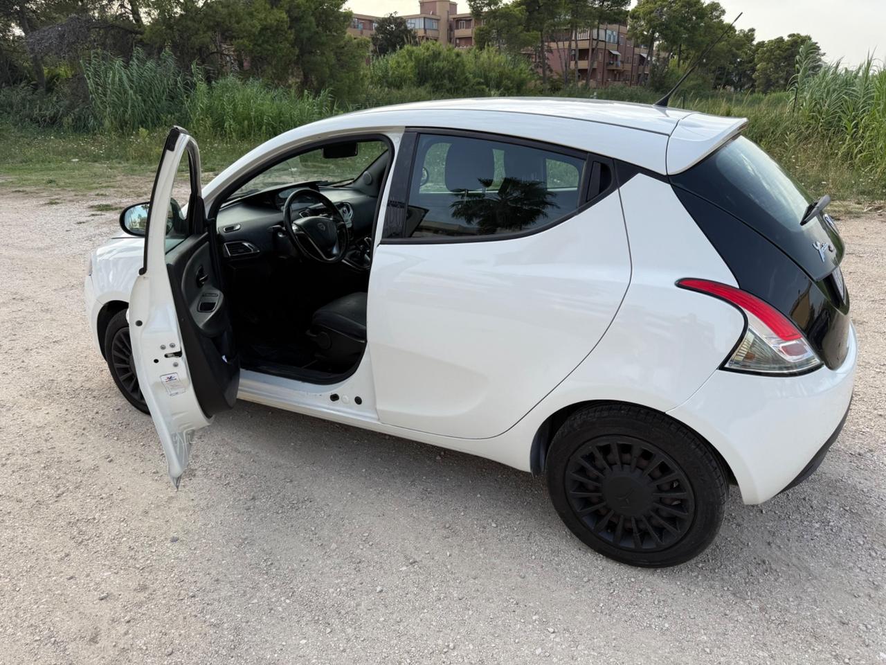Lancia Ypsilon 1.2 69 CV 5 porte PERMUTE