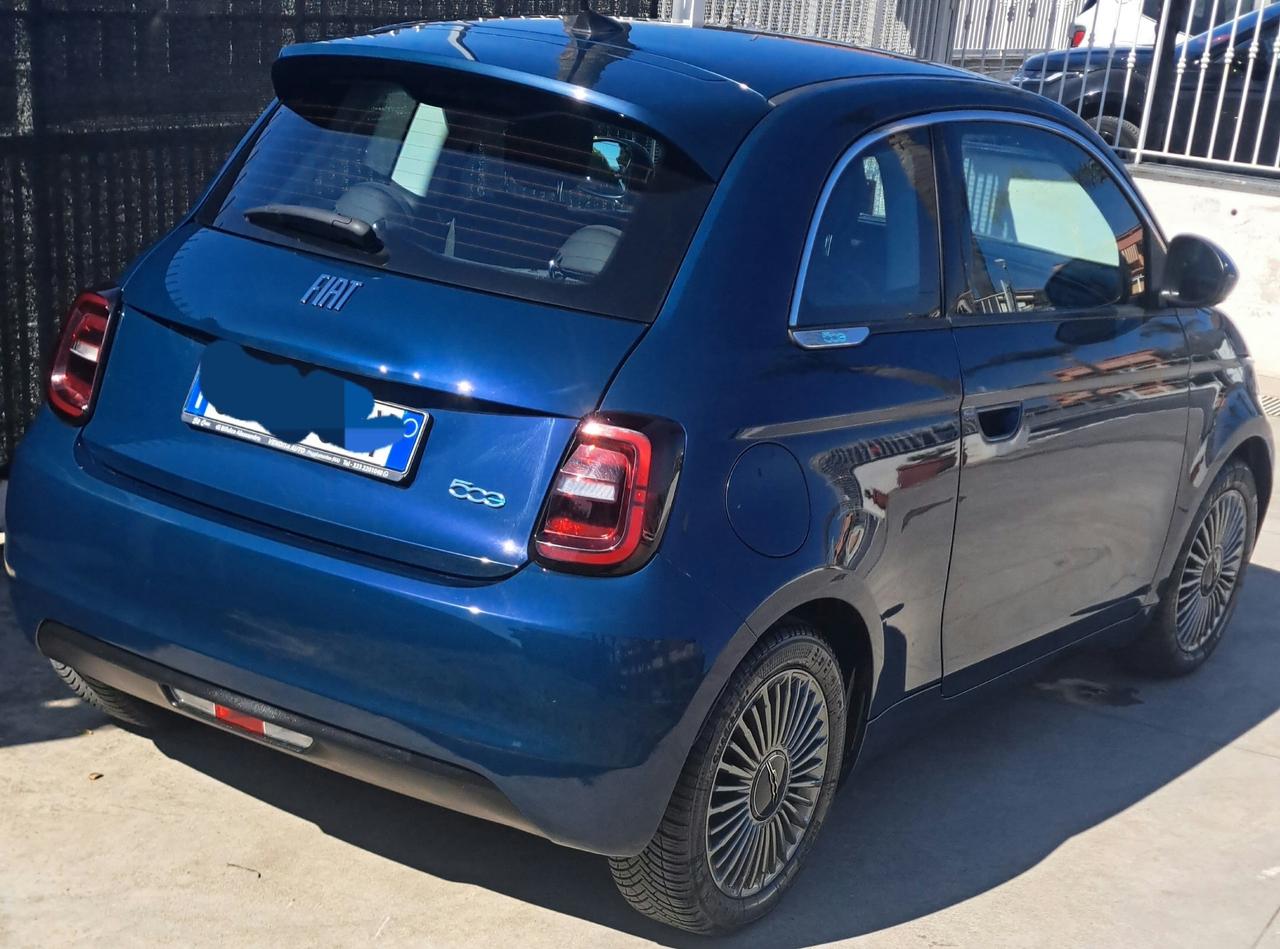 Fiat 500 500e Berlina 42 kWh
