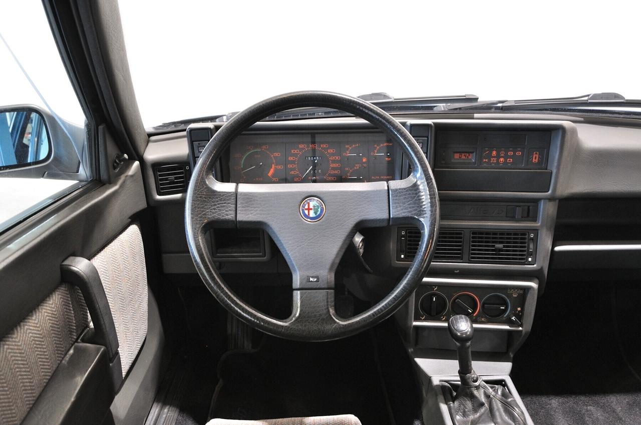 Alfa Romeo 75 2.0i Twin Spark ASI Blu Chiaro Metallizzato