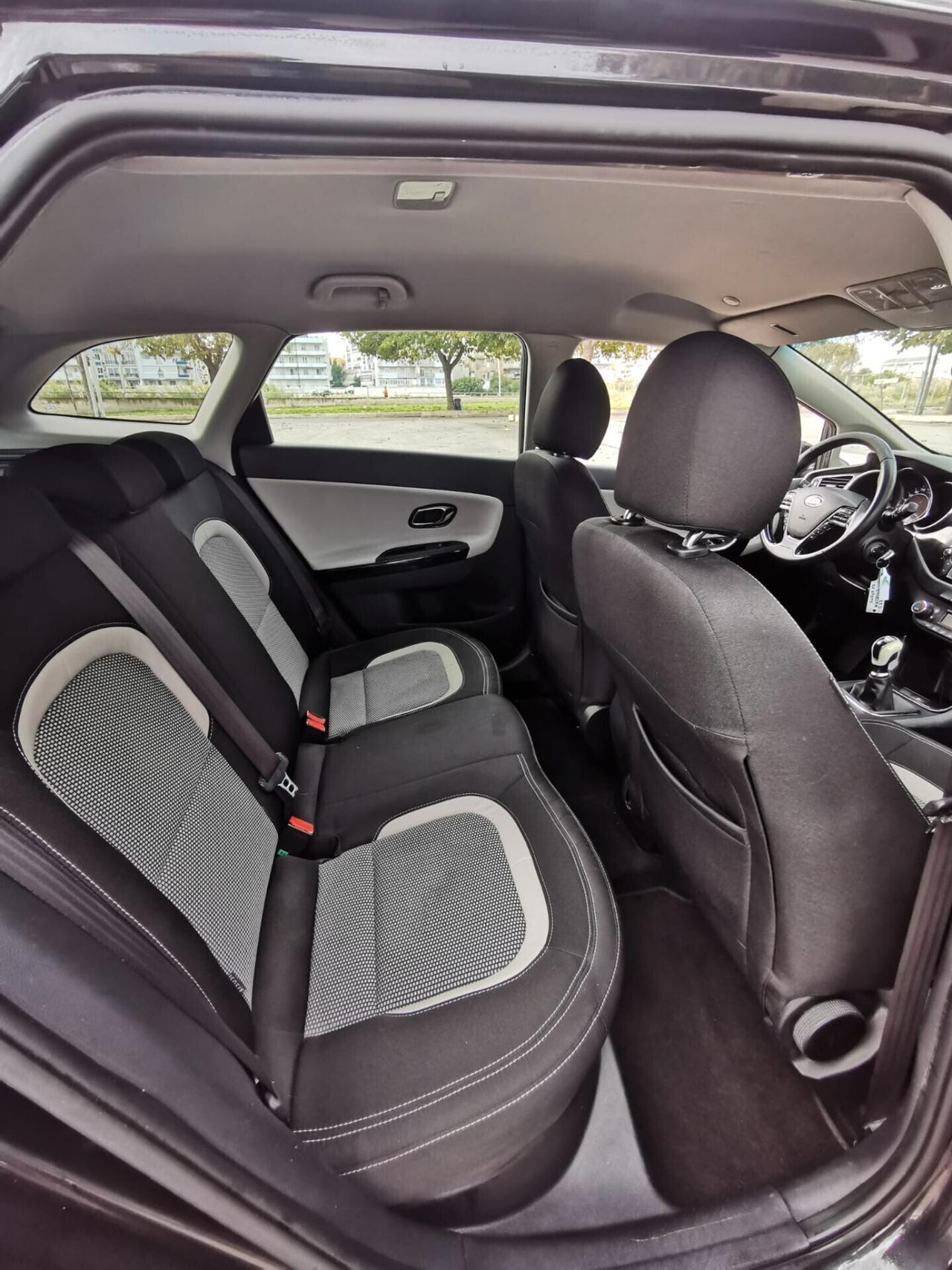 Kia Ceed Sportswagon cee'd 1.6 CRDi 128 CV SW Stop&Go high tech