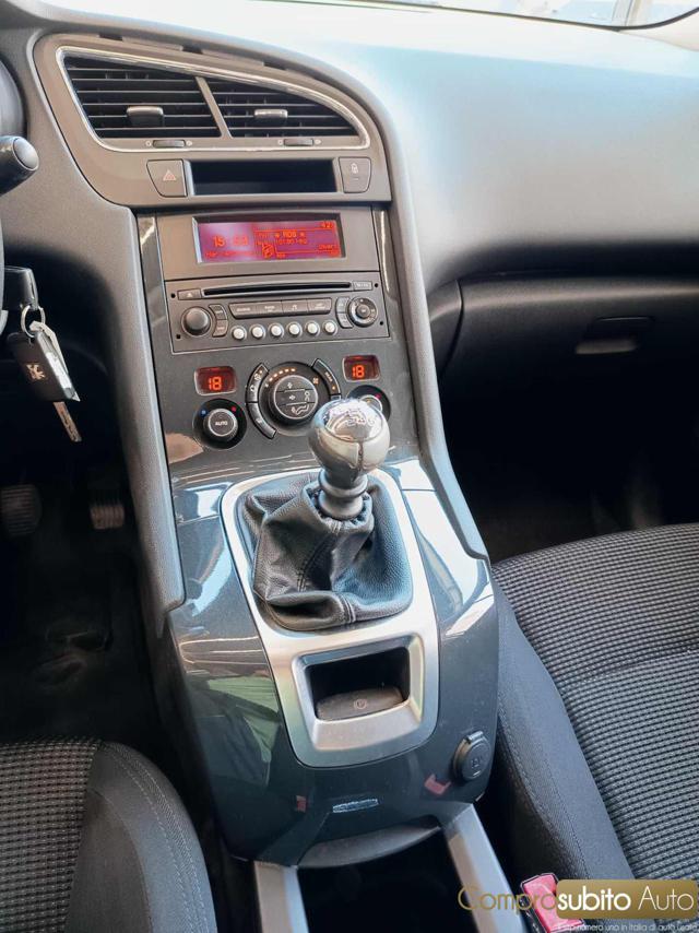 PEUGEOT 5008 1.6 HDi 7 POSTI