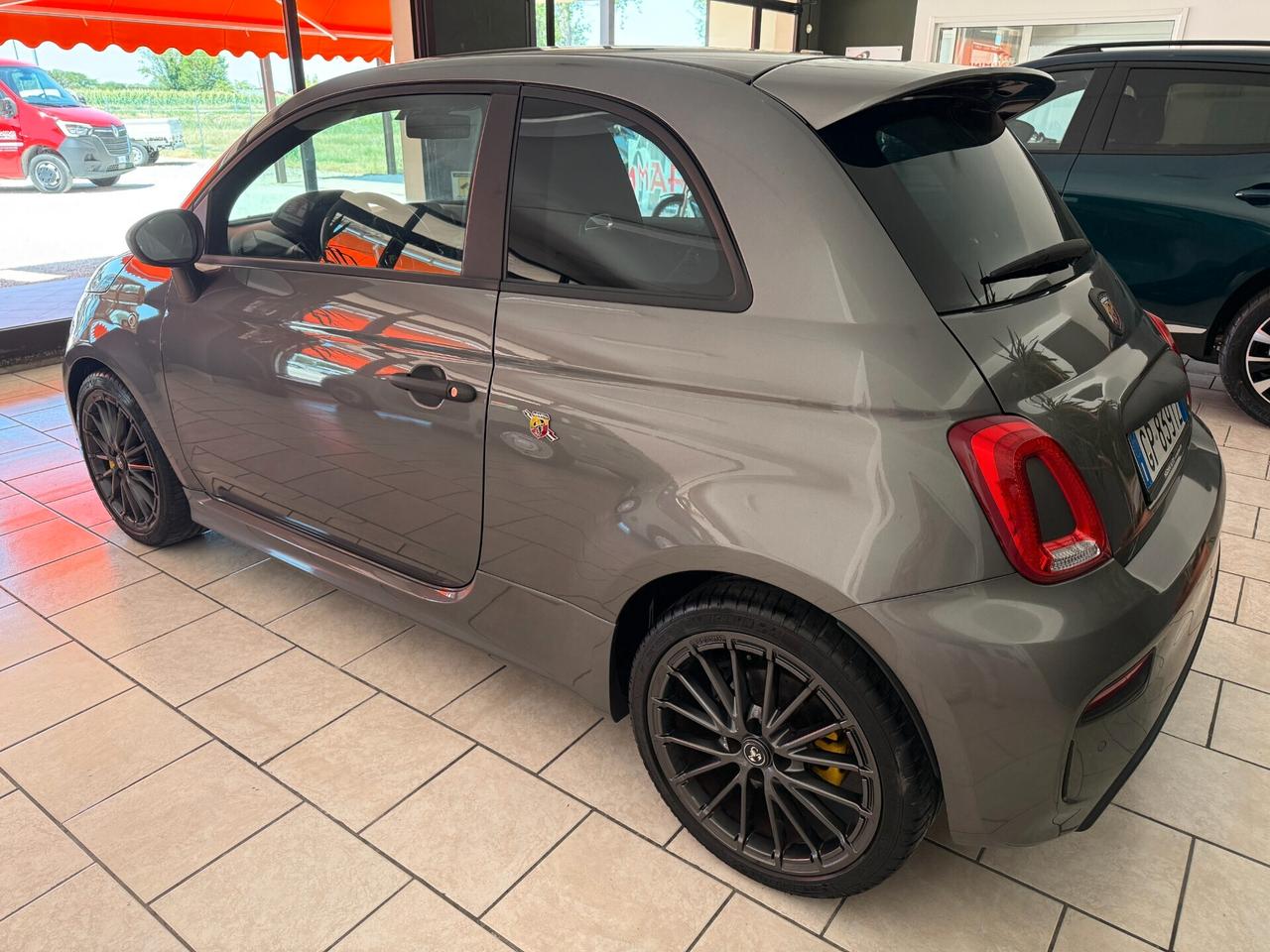 Abarth 695 1.4 Turbo T-Jet 180 CV M.T.A.