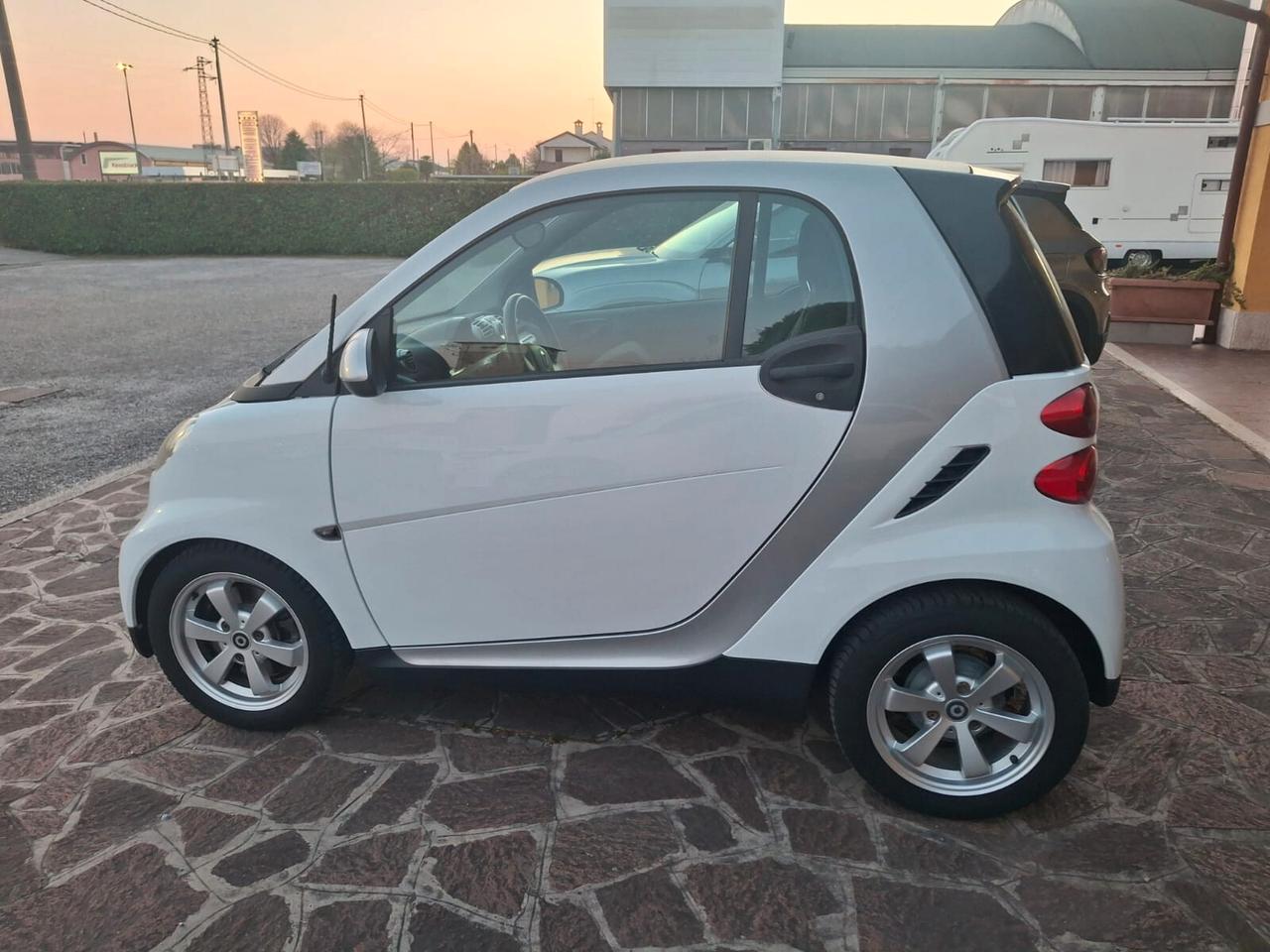 Smart ForTwo 1000 62 kW coupé passion