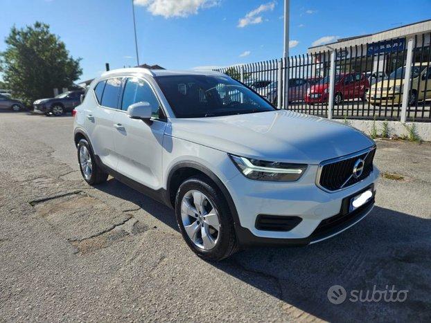 VOLVO XC40 2.0 D3 Momentum 150cv