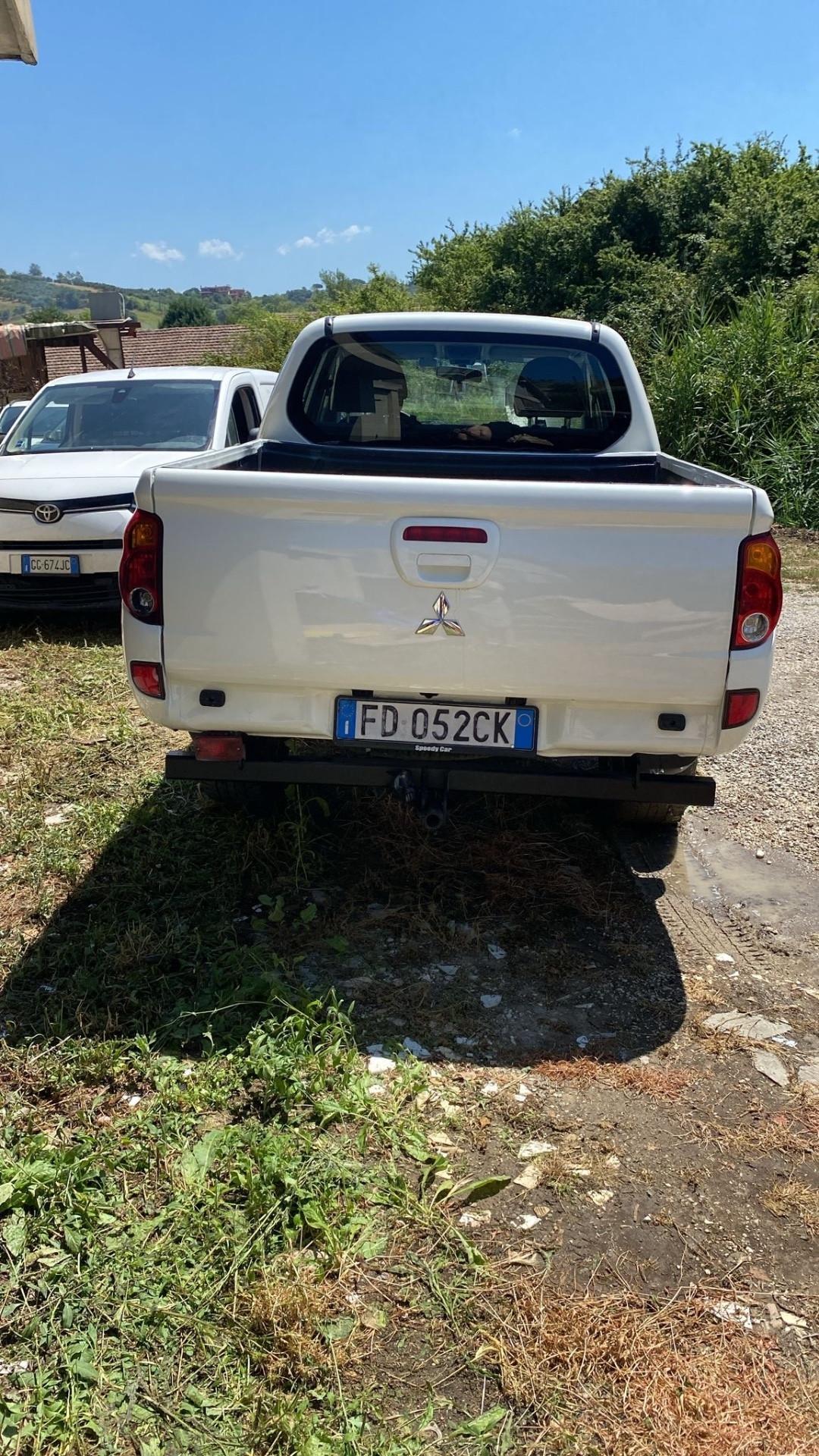 Mitsubishi L200 2.5 DI-D-136CV DC Intense DPF (100 kw)