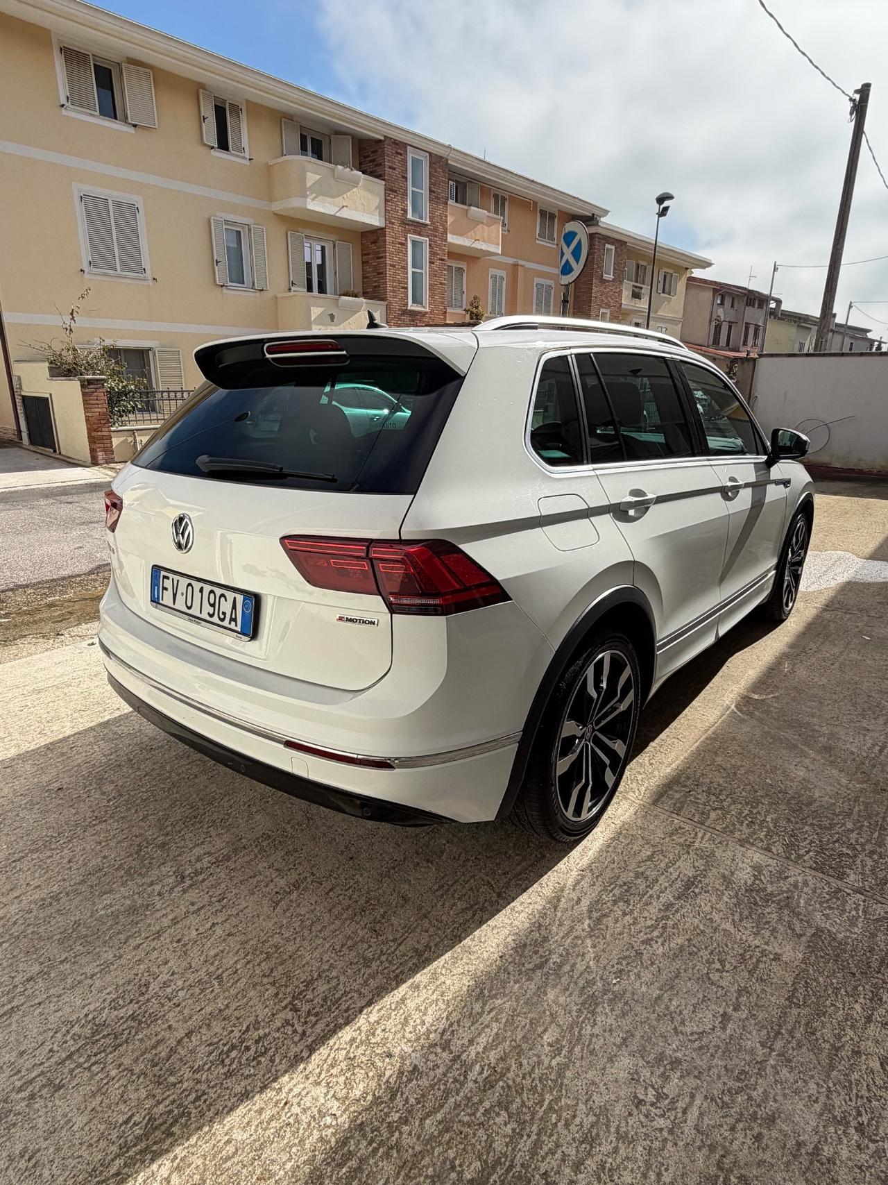 Volkswagen Tiguan 2.0 TDI SCR DSG 4MOTION Sport BMT