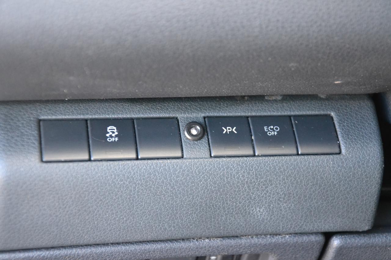 Peugeot 3008 1.6 HDi 120CV ALLURE **EURO6B**NAV+PEL+TETTO+RCAM+