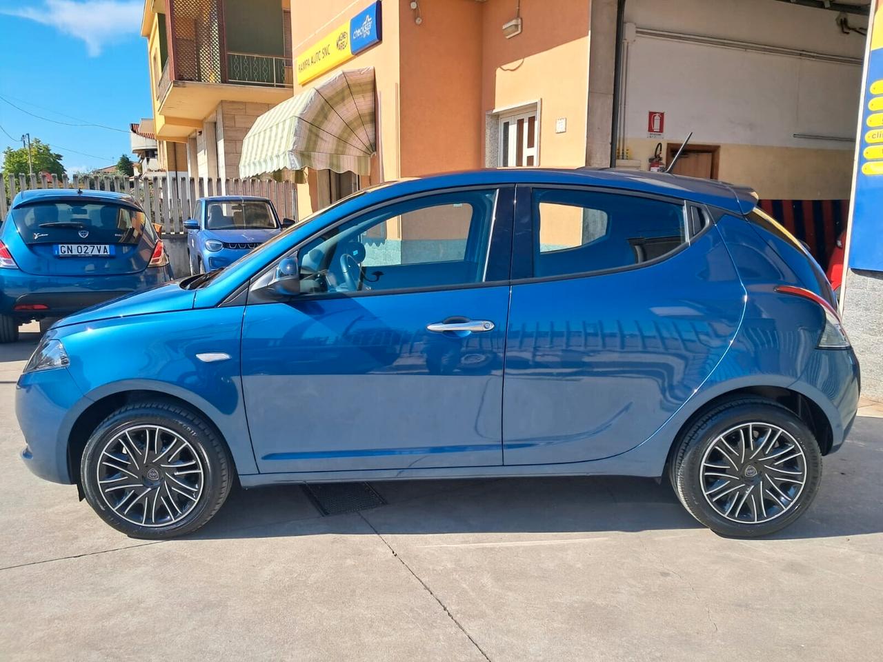 Lancia Ypsilon 1.0 FireFly 5 porte S&S Hybrid Gold