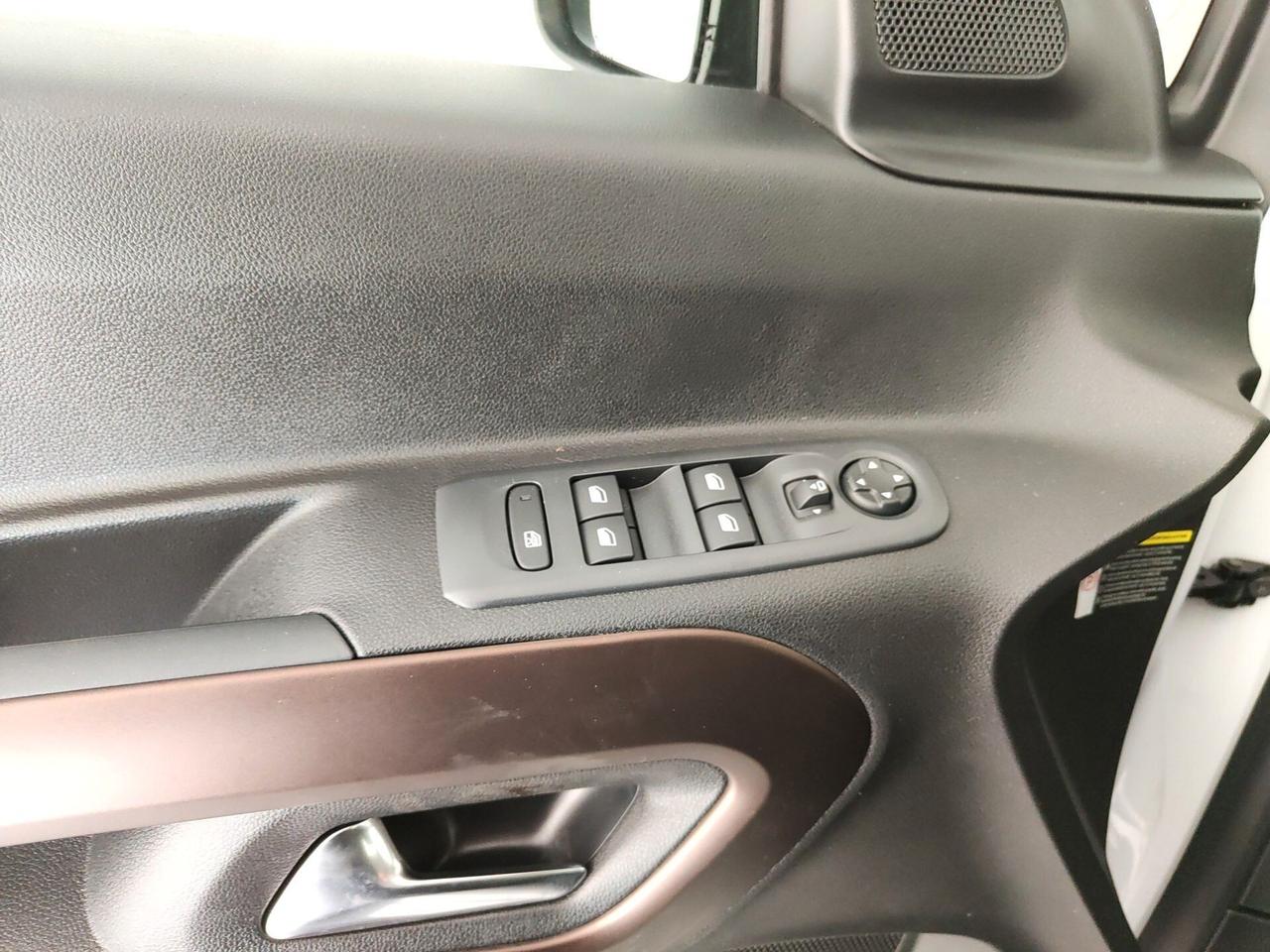 Peugeot Rifter e-Rifter motore elettrico 136 CV 50kWh GT Standard