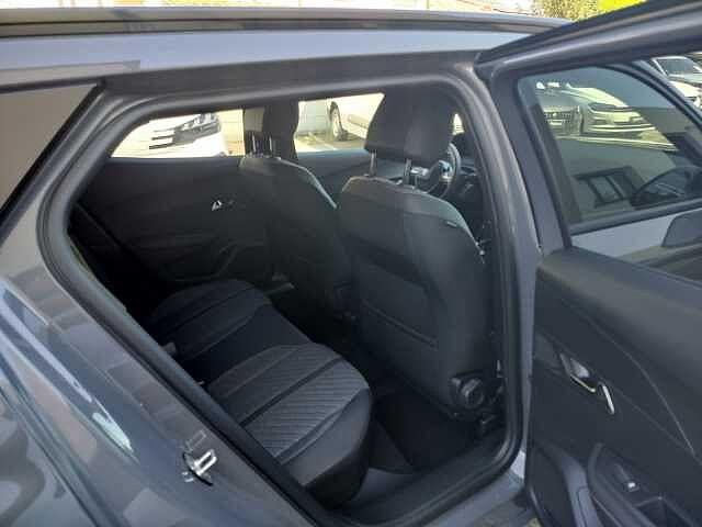 Peugeot 2008 motore elettrico 136 CV Allure