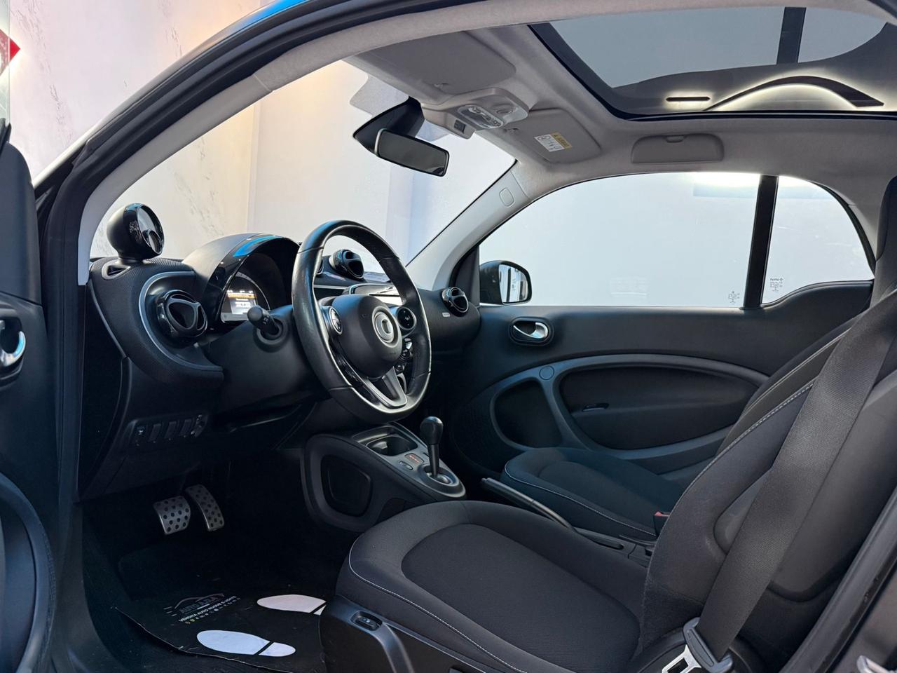 Smart ForTwo EQ BRABUS Style Parisblue