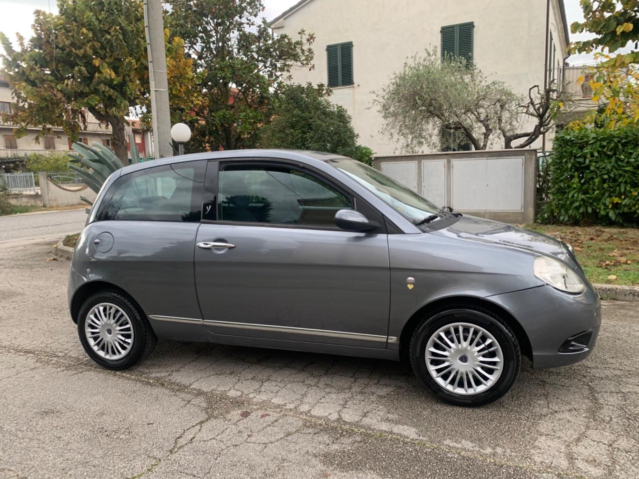 Lancia Ypsilon 1.2 modamilano restailing