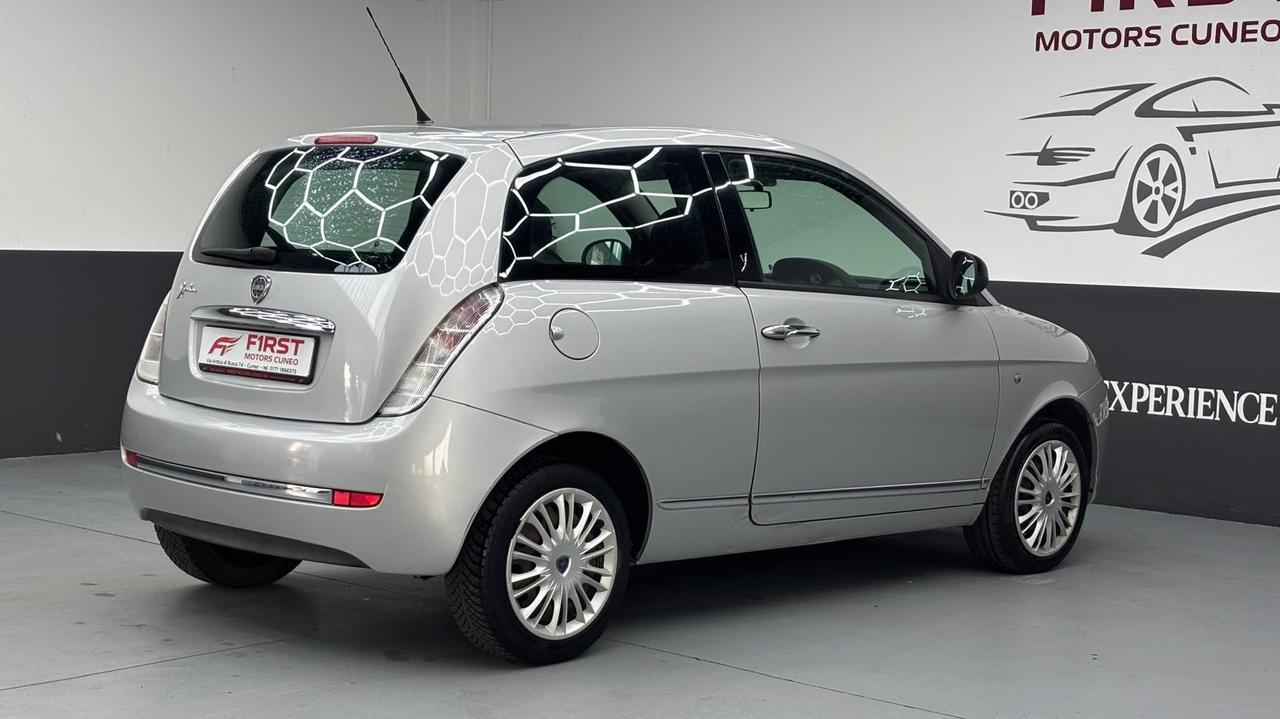 Lancia Ypsilon 1.2 69 CV Platinum