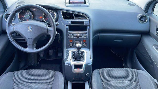 PEUGEOT 5008 1.6 HDi 112CV Business