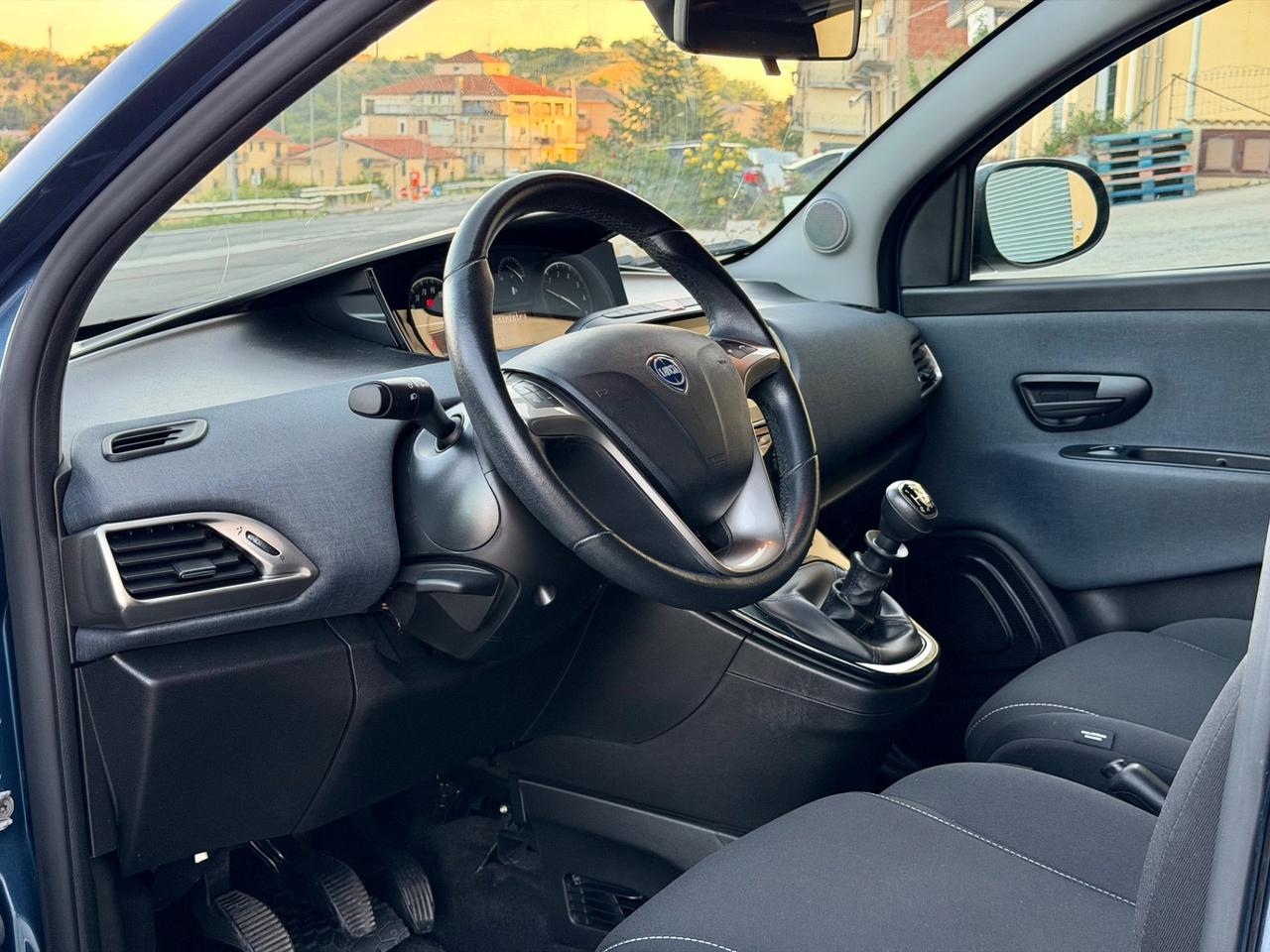 Lancia Ypsilon 1.0 FireFly 70cv Hybrid 2023 - 31.000KM
