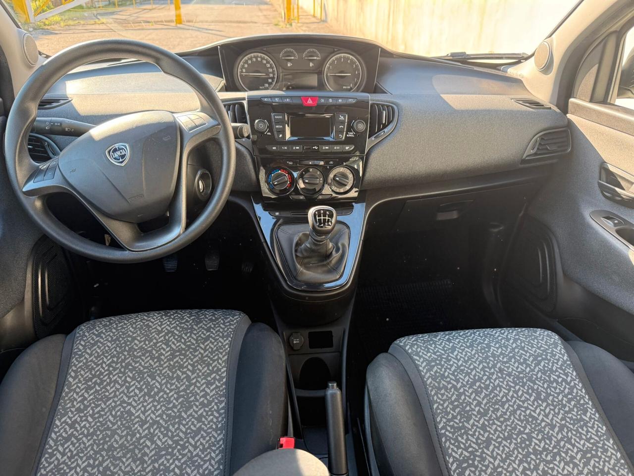 Lancia Ypsilon 1.0 FireFly 5 porte S&S Hybrid Ecochic Gold