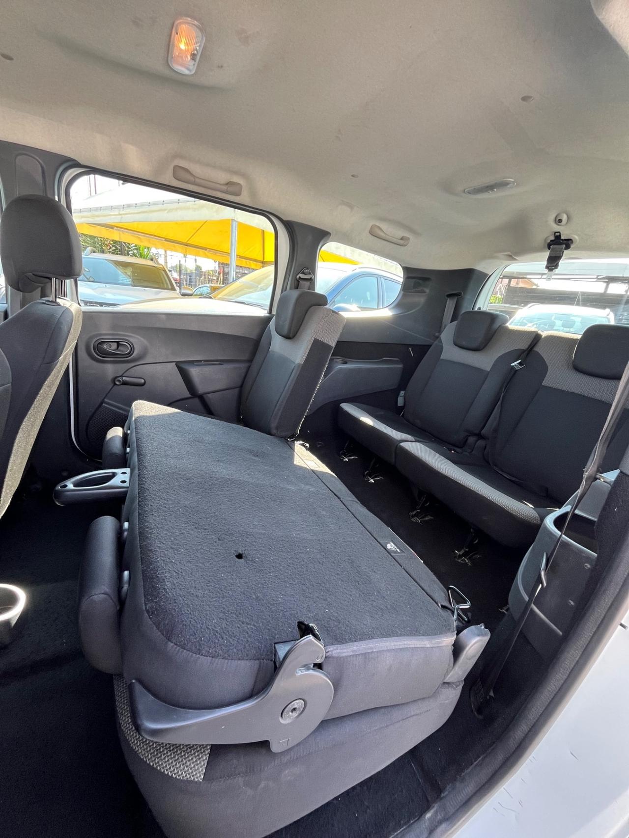 Dacia Lodgy 7 posti IVA ESPOSTA