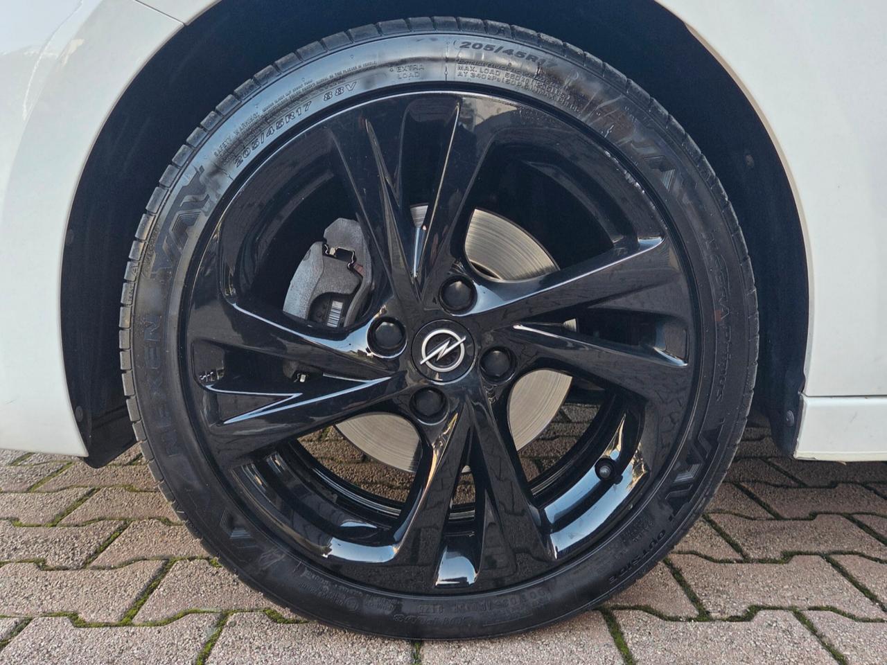 Opel Corsa 1.5 D 100 CV GS Line