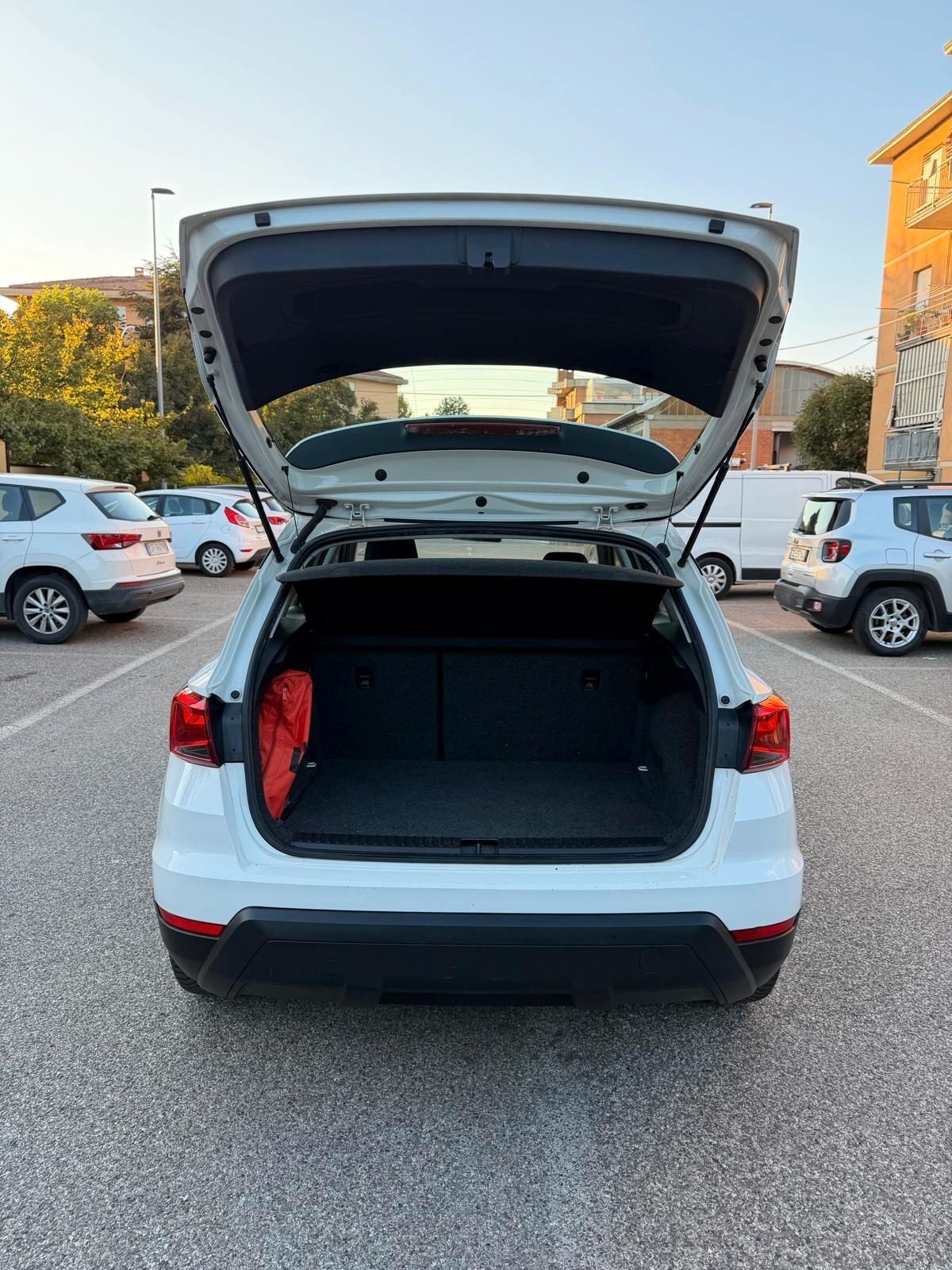 SEAT Arona 1.0 TGI - NEOPATENTATI - 12 MESI DI GARANZIA -